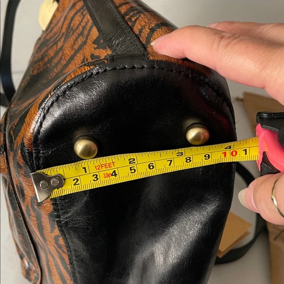 Patricia Nash Tiger Stripe Leather Crossbody Bag - Picture 15 of 16